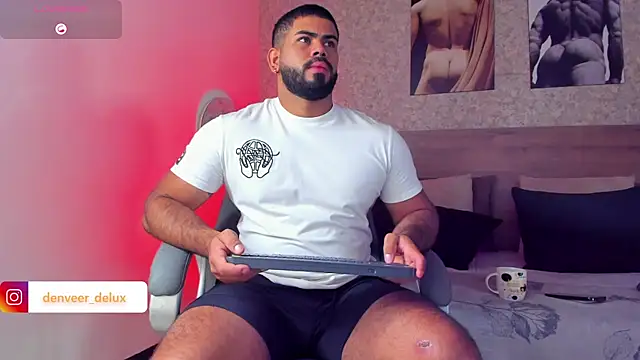 Snapshot of noah_crux chatting on October 22, 2025, 12:27 pm noah crux online show from October 22, 2025, 12:27 pm