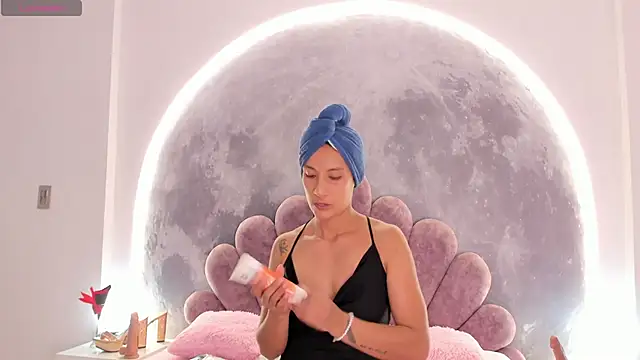 Valeria Fitness online show from March 19, 2026, 7:51 pm