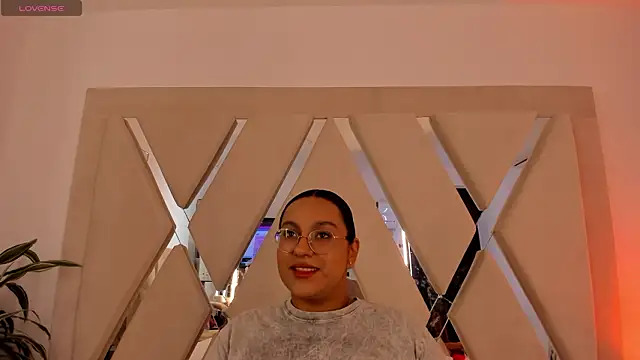 ellamontoya online show from March 17, 2026, 11:57 am