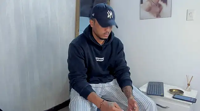 Mateo Reales online show from February 12, 2025, 4:12 am