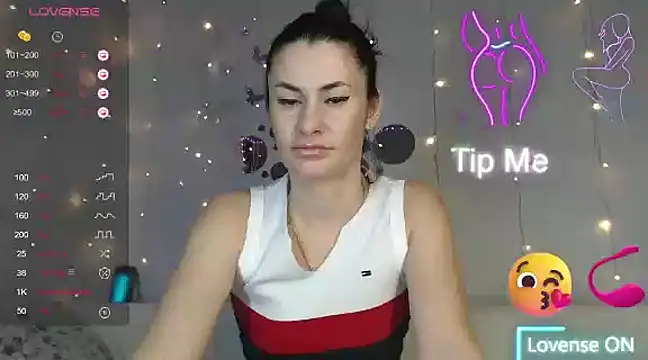 Snapshot of SuchAngel_ chatting on January 18, 2025, 4:37 am SuchAngel online show from January 18, 2025, 4:37 am