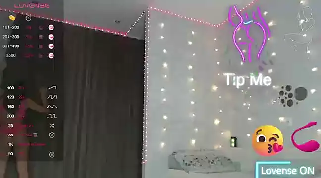 Snapshot of SuchAngel_ chatting on January 20, 2025, 1:39 am SuchAngel online show from January 20, 2025, 1:39 am