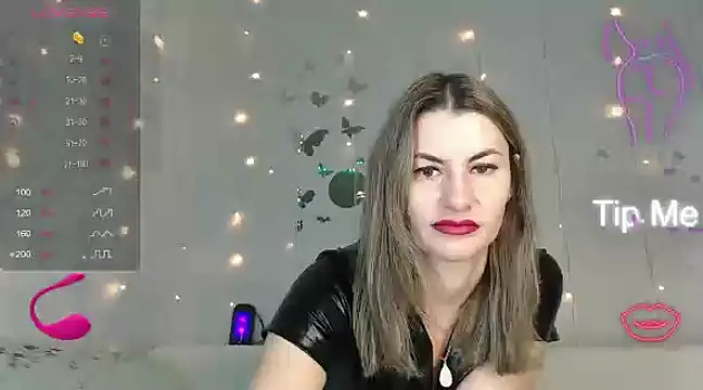 Snapshot of SuchAngel_ chatting on March 4, 2025, 1:45 am SuchAngel online show from March 4, 2025, 1:45 am