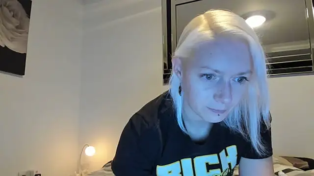 Snapshot of BetterThanYourEx69 chatting on September 24, 2025, 7:39 pm BetterThanYourEx69 online show from September 24, 2025, 7:39 pm