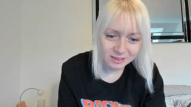 Snapshot of BetterThanYourEx69 chatting on January 8, 2026, 11:01 am BetterThanYourEx69 online show from January 8, 2026, 11:01 am