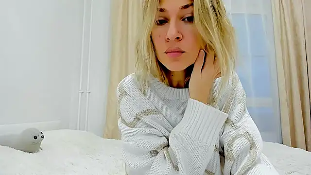 Mona Cruz online show from November 14, 2025, 4:44 am