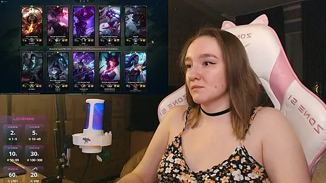 MoonlishSiren online show from February 15, 2026, 8:38 pm