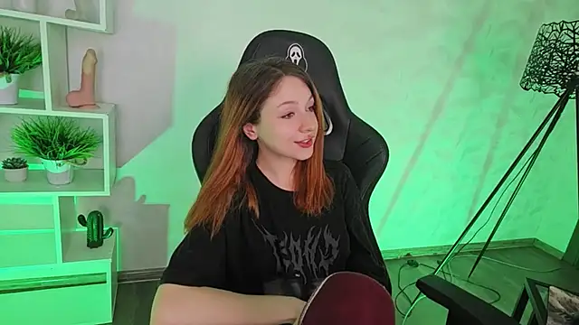 Snapshot of Only___Yours chatting on March 11, 2026, 6:19 am Only Yours online show from March 11, 2026, 6:19 am