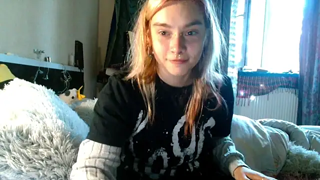 Sophie Bell online show from May 7, 2026, 4:56 pm