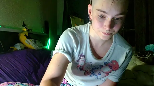 Snapshot of Sophie_Bell chatting on May 17, 2026, 8:05 pm Sophie Bell online show from May 17, 2026, 8:05 pm