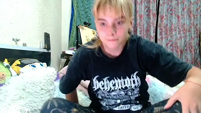 Snapshot of Sophie_Bell chatting on May 25, 2026, 8:37 pm Sophie Bell online show from May 25, 2026, 8:37 pm