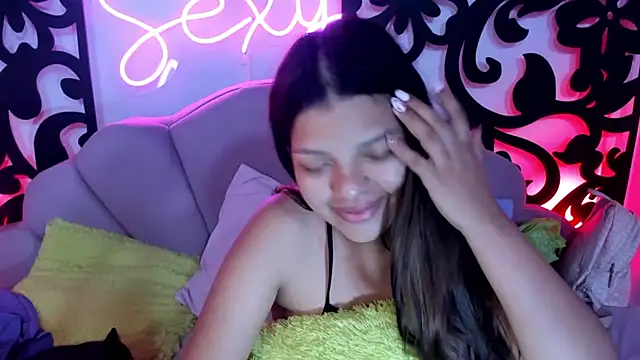 Snapshot of your_little_naughty1 chatting on December 31, 2024, 9:42 am your little naughty1 online show from December 31, 2024, 9:42 am