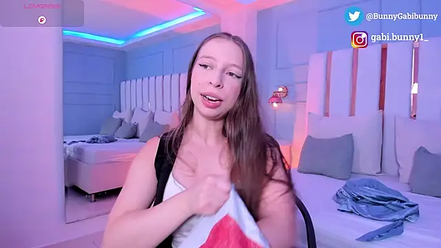 gabi bunny online show from June 23, 2026, 5:44 pm