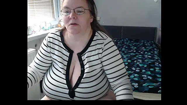 Sweetboobs online show from May 3, 2026, 8:31 am