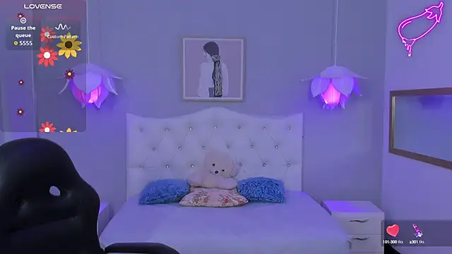 Lisa7 7 online show from September 23, 2025, 6:33 pm