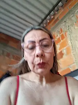 Mia-funny20 online show from May 9, 2026, 9:20 pm