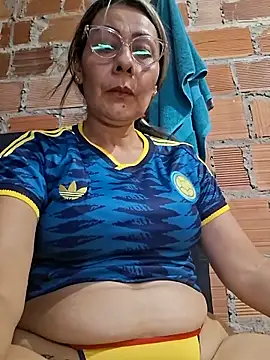 Mia-funny20 online show from June 17, 2026, 8:21 pm