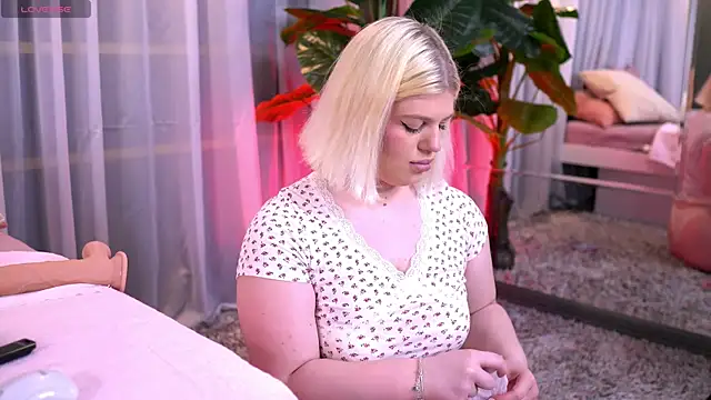 JosephineBlairs online show from April 20, 2026, 12:08 pm