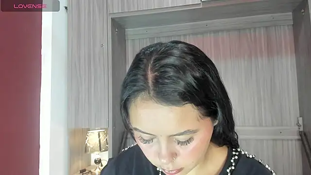 valerymeyerr online show from April 29, 2026, 11:47 am