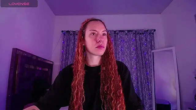 alejandrafitt online show from May 6, 2026, 3:46 am