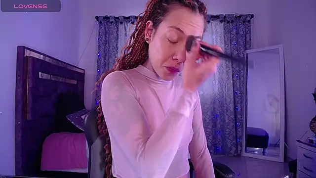 alejandrafitt online show from May 7, 2026, 9:53 pm