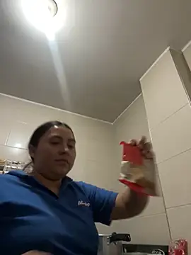 Snapshot of _lore_22 chatting on November 7, 2025, 4:29 pm lore 22 online show from November 7, 2025, 4:29 pm