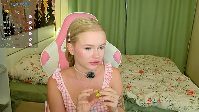 Snapshot of LexieLoree chatting on September 29, 2025, 3:00 am LexieLoree online show from September 29, 2025, 3:00 am