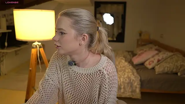 LexieLoree online show from November 26, 2025, 4:02 am