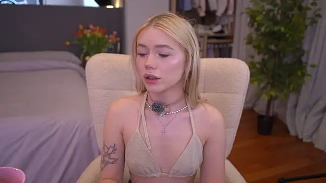 Snapshot of LexieLoree chatting on March 13, 2026, 3:13 am LexieLoree online show from March 13, 2026, 3:13 am