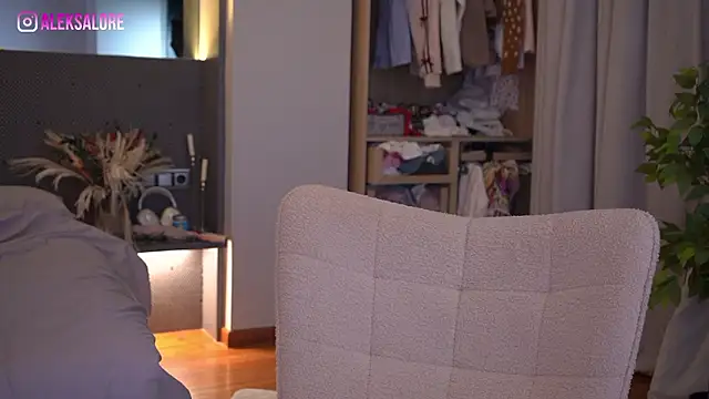 Snapshot of LexieLoree chatting on March 27, 2026, 3:12 am LexieLoree online show from March 27, 2026, 3:12 am