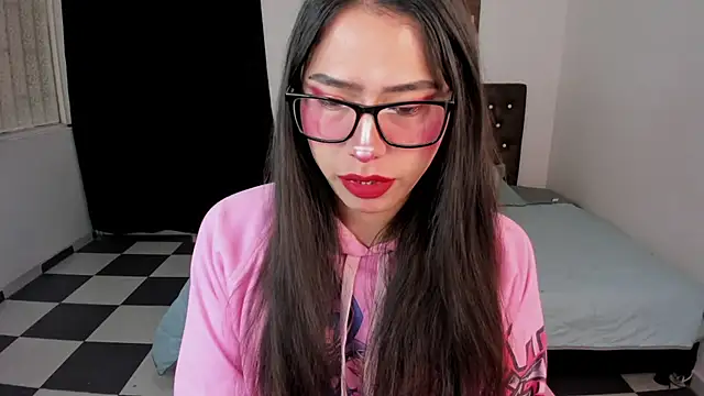 paula kawaiifu  online show from December 5, 2024, 2:11 pm
