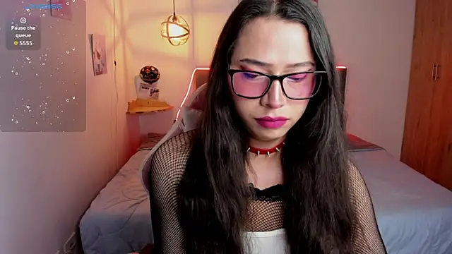 paula kawaiifu  online show from October 24, 2025, 2:35 pm