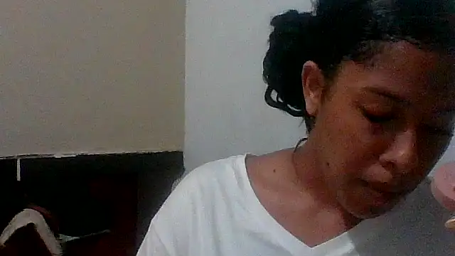 Snapshot of Kitra_New chatting on October 22, 2025, 7:52 am Kitra New online show from October 22, 2025, 7:52 am