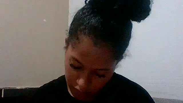 Snapshot of Kitra_New chatting on October 30, 2025, 7:54 am Kitra New online show from October 30, 2025, 7:54 am