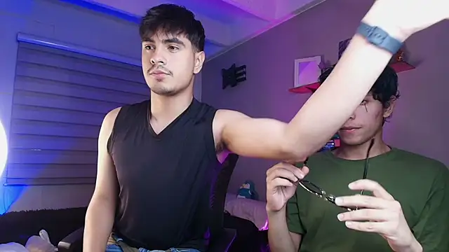 thiago rockwelll online show from October 3, 2025, 7:49 am