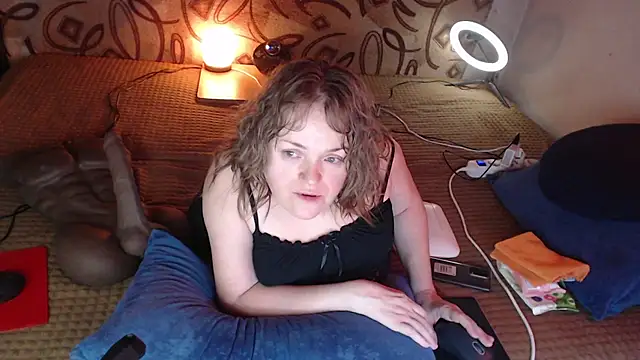 Snapshot of MiniNatalie chatting on January 19, 2025, 7:25 am MiniNatalie online show from January 19, 2025, 7:25 am