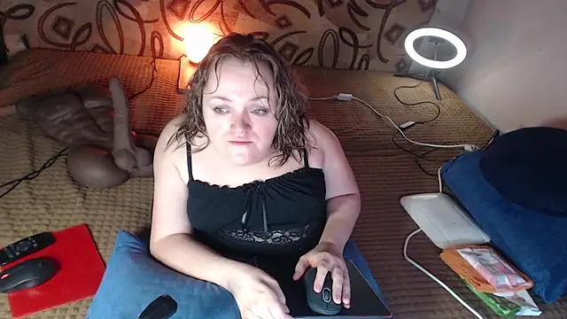 Snapshot of MiniNatalie chatting on January 22, 2025, 4:23 am MiniNatalie online show from January 22, 2025, 4:23 am