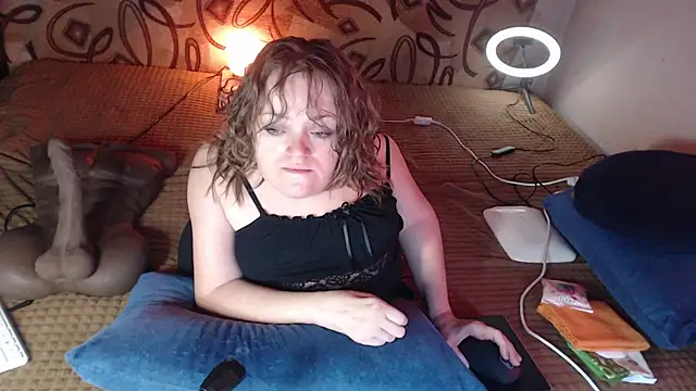 Snapshot of MiniNatalie chatting on January 22, 2025, 8:40 am MiniNatalie online show from January 22, 2025, 8:40 am