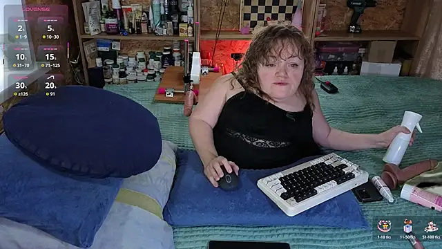 MiniNatalie online show from November 9, 2025, 3:38 am