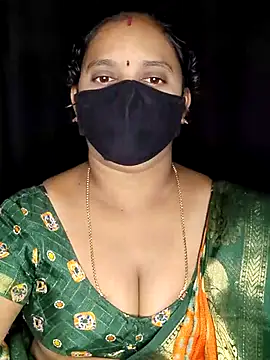 vintage-vibs online show from December 5, 2025, 7:43 pm