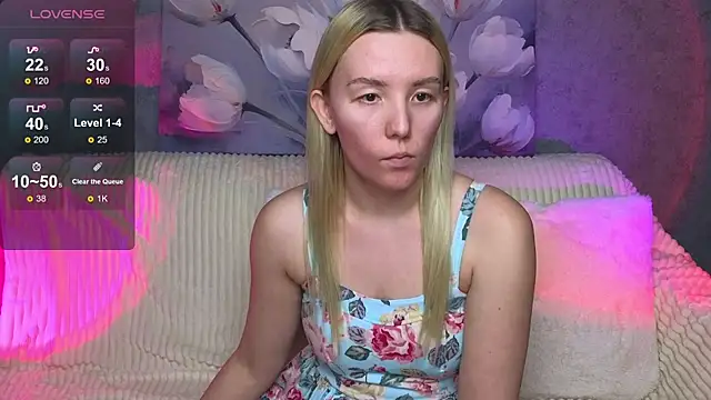 Snapshot of OliviaShepard chatting on February 3, 2025, 12:47 pm OliviaShepard online show from February 3, 2025, 12:47 pm
