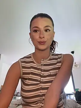 Mia-Minou online show from May 3, 2026, 12:00 pm