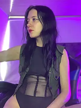 Isabella 21x online show from May 12, 2026, 12:46 pm