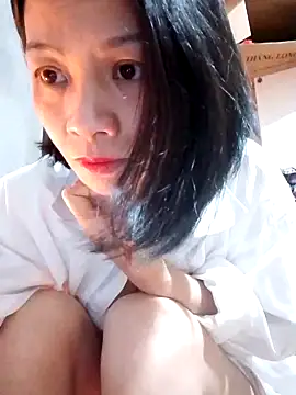 Snapshot of Aninyin22 chatting on January 22, 2025, 3:52 am Aninyin22 online show from January 22, 2025, 3:52 am