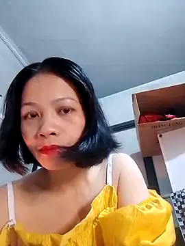 Snapshot of Aninyin22 chatting on February 3, 2025, 12:04 am Aninyin22 online show from February 3, 2025, 12:04 am