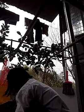 Snapshot of Aninyin22 chatting on February 6, 2025, 2:33 am Aninyin22 online show from February 6, 2025, 2:33 am