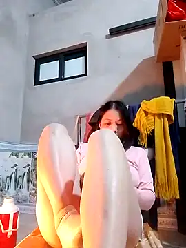 Snapshot of Aninyin22 chatting on February 9, 2025, 8:44 am Aninyin22 online show from February 9, 2025, 8:44 am