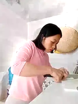 Snapshot of Aninyin22 chatting on February 13, 2025, 7:03 am Aninyin22 online show from February 13, 2025, 7:03 am