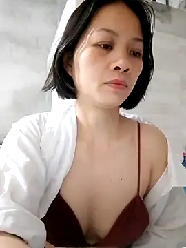 Snapshot of Aninyin22 chatting on February 21, 2025, 3:23 am Aninyin22 online show from February 21, 2025, 3:23 am