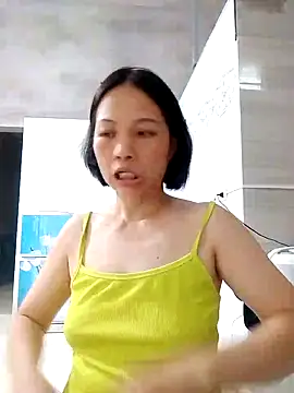 Snapshot of Aninyin22 chatting on September 9, 2025, 12:43 am Aninyin22 online show from September 9, 2025, 12:43 am